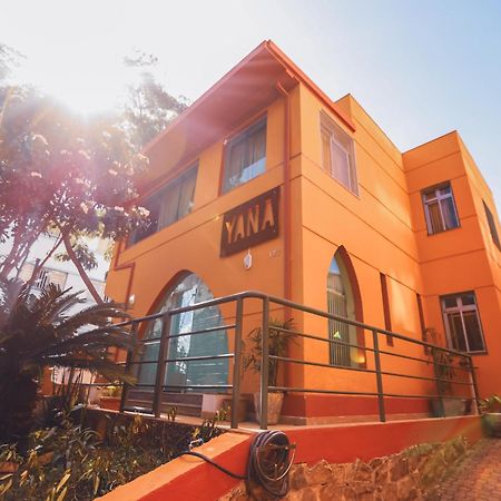 Poente Hostel 贝洛哈里桑塔 外观 照片