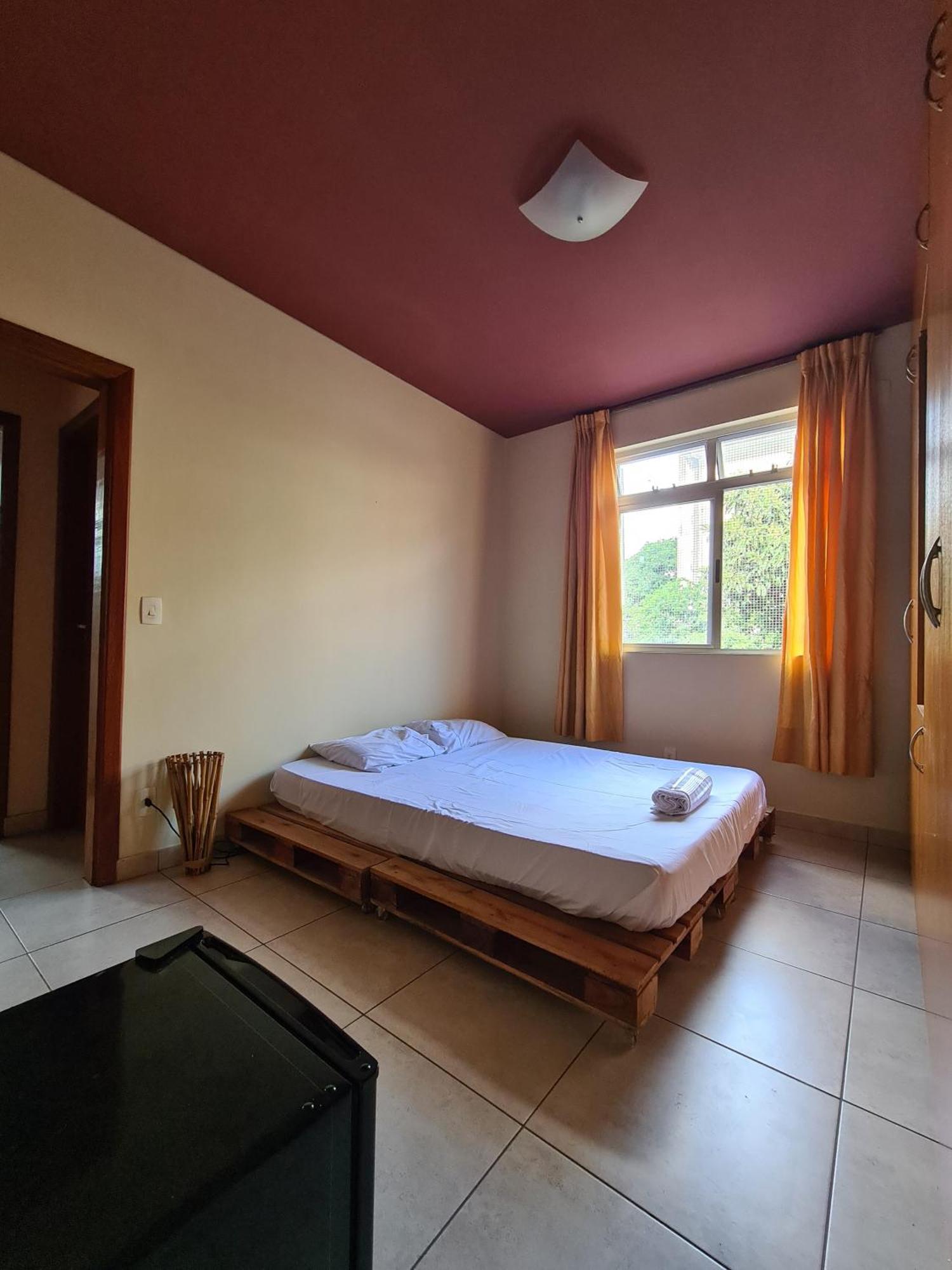 Poente Hostel 贝洛哈里桑塔 外观 照片