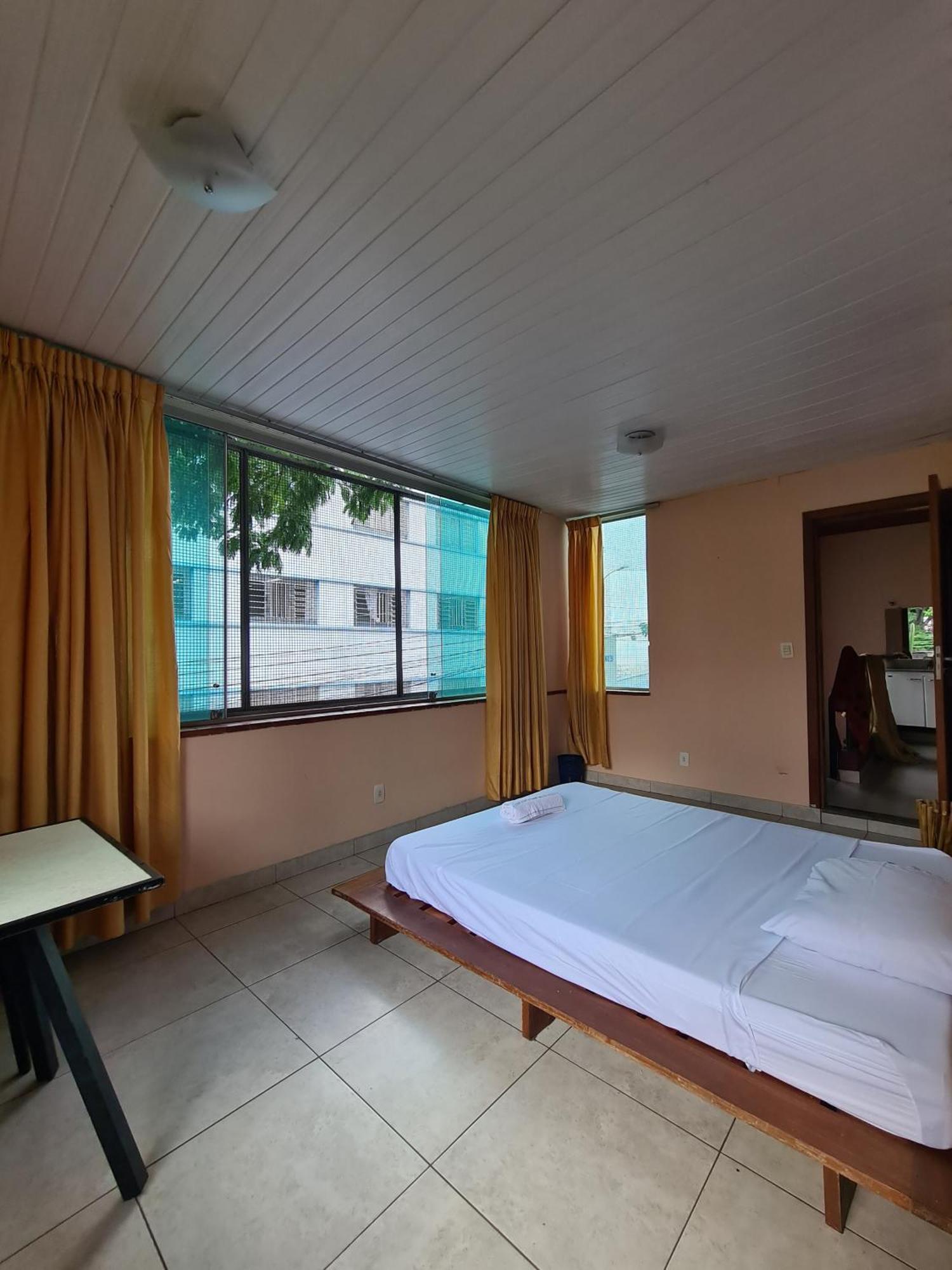 Poente Hostel 贝洛哈里桑塔 外观 照片