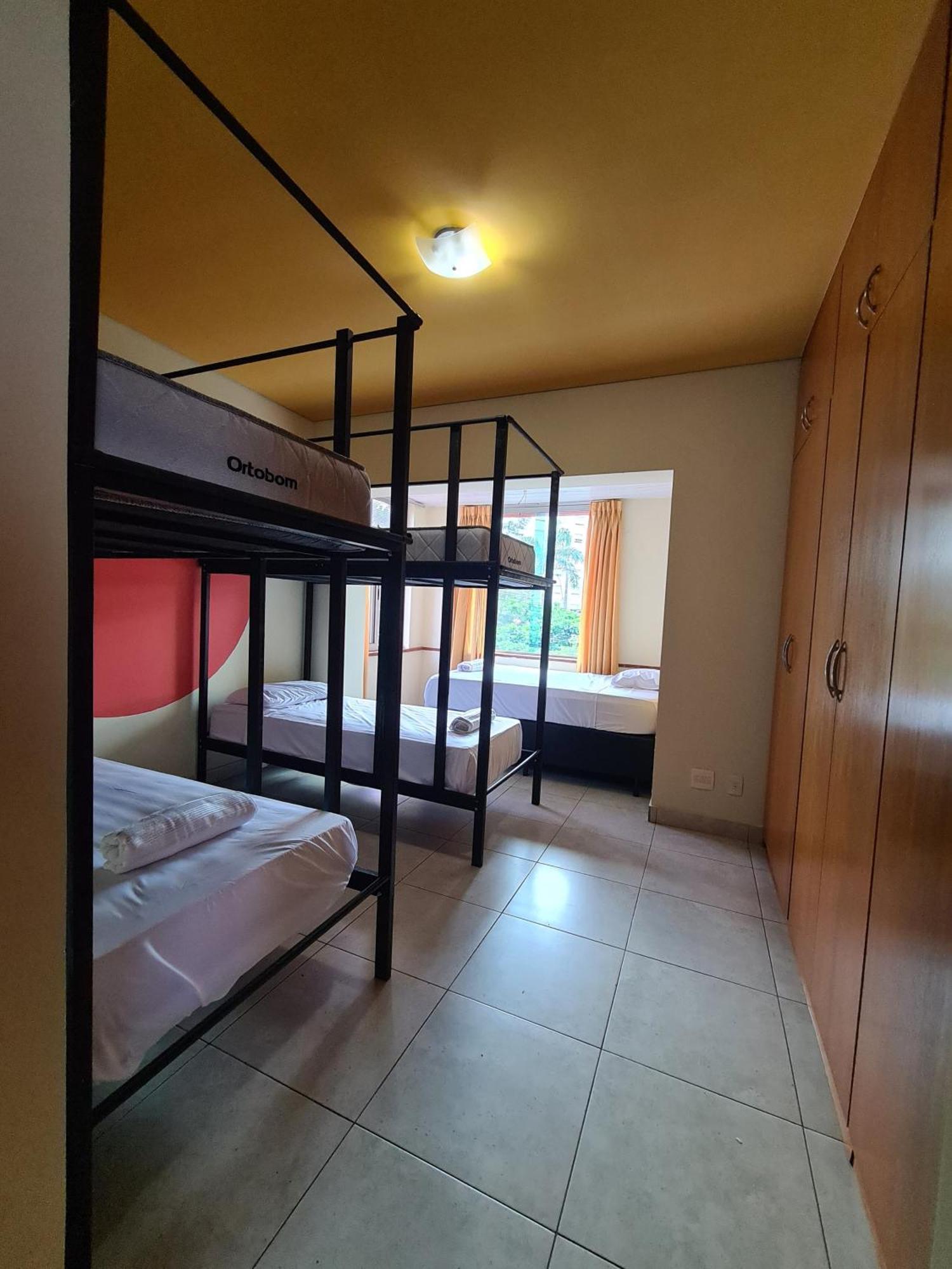 Poente Hostel 贝洛哈里桑塔 外观 照片