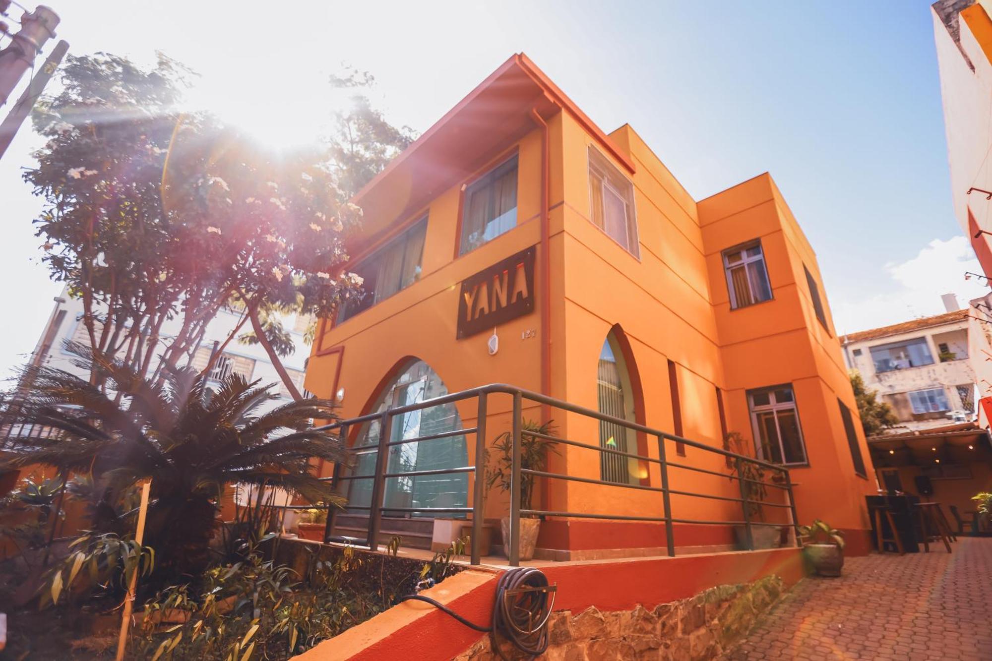 Poente Hostel 贝洛哈里桑塔 外观 照片